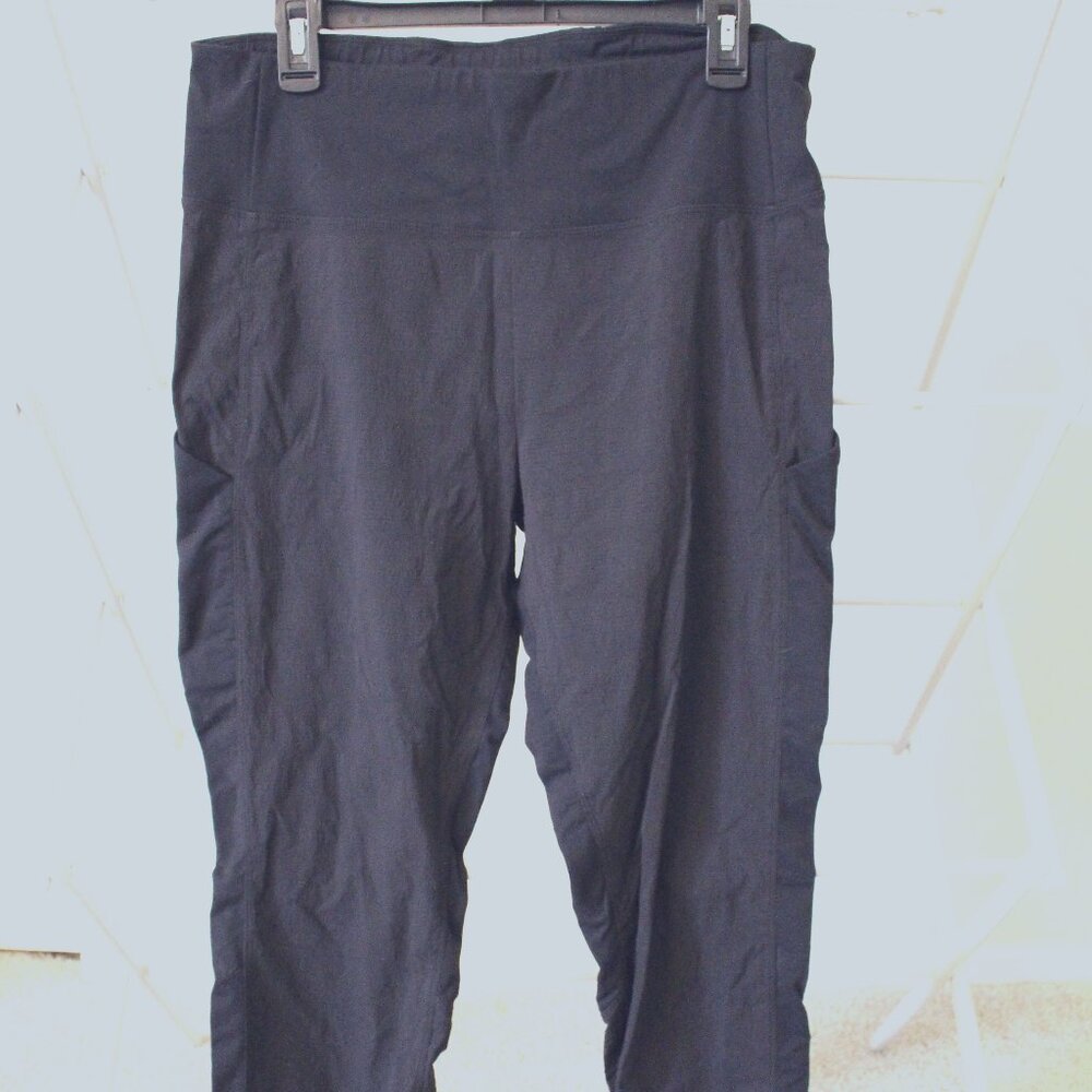 Athleta Trekkie Hybrid Crop Pant